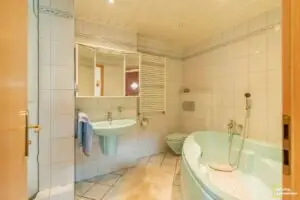 Badezimmer II EG
