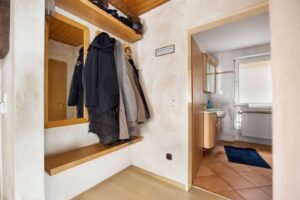 Garderobe Haus 1