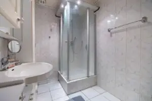 Badezimmer DG