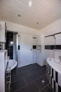 Badezimmer EG