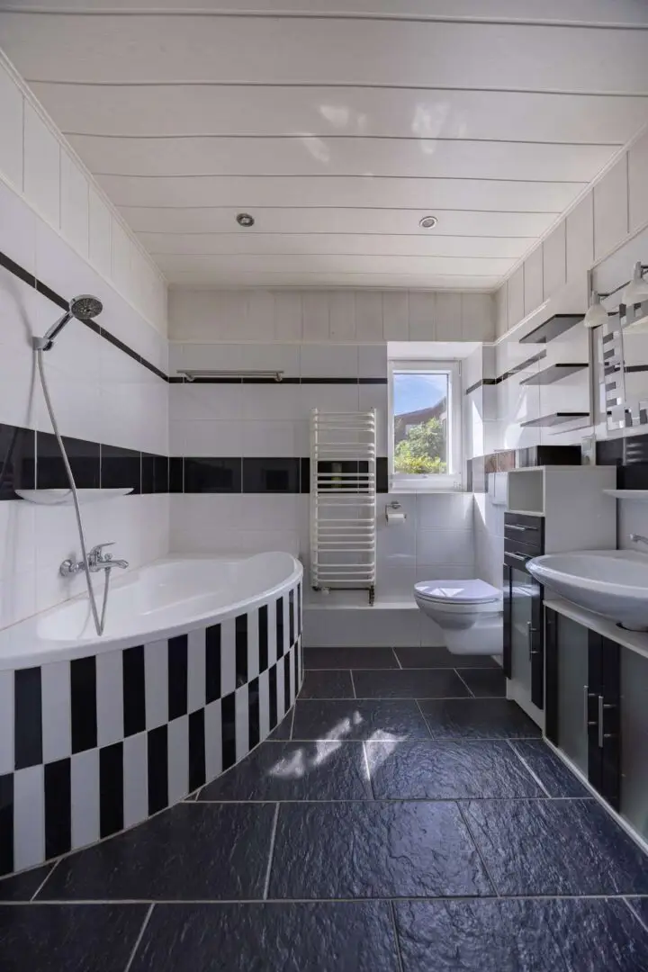 Badezimmer EG