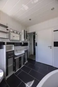 Badezimmer EG