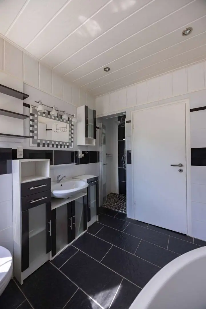 Badezimmer EG