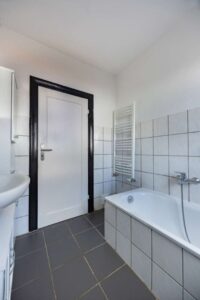 Badezimmer EG