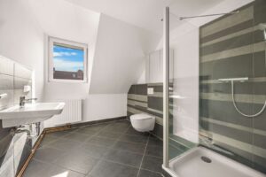 Badezimmer DG