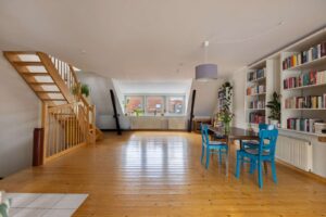 Wohnzimmer DG